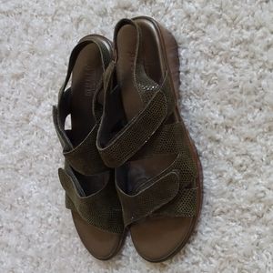 Munro Sandals